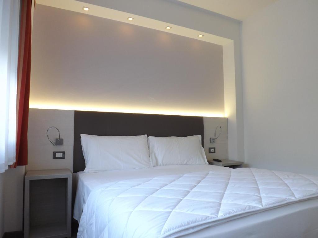 Hotel Ariston Болзано Стая снимка