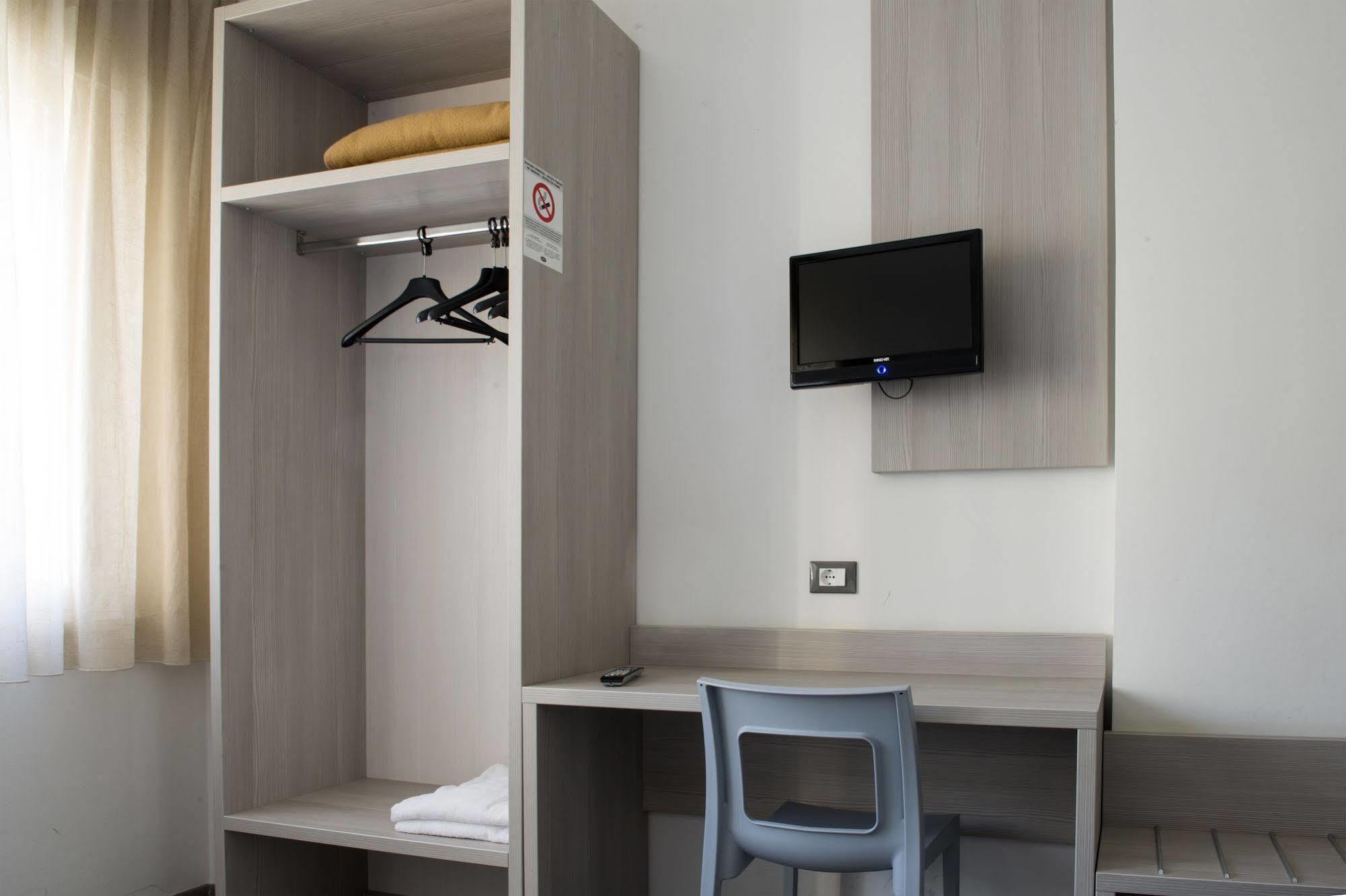 Hotel Ariston Болзано Екстериор снимка