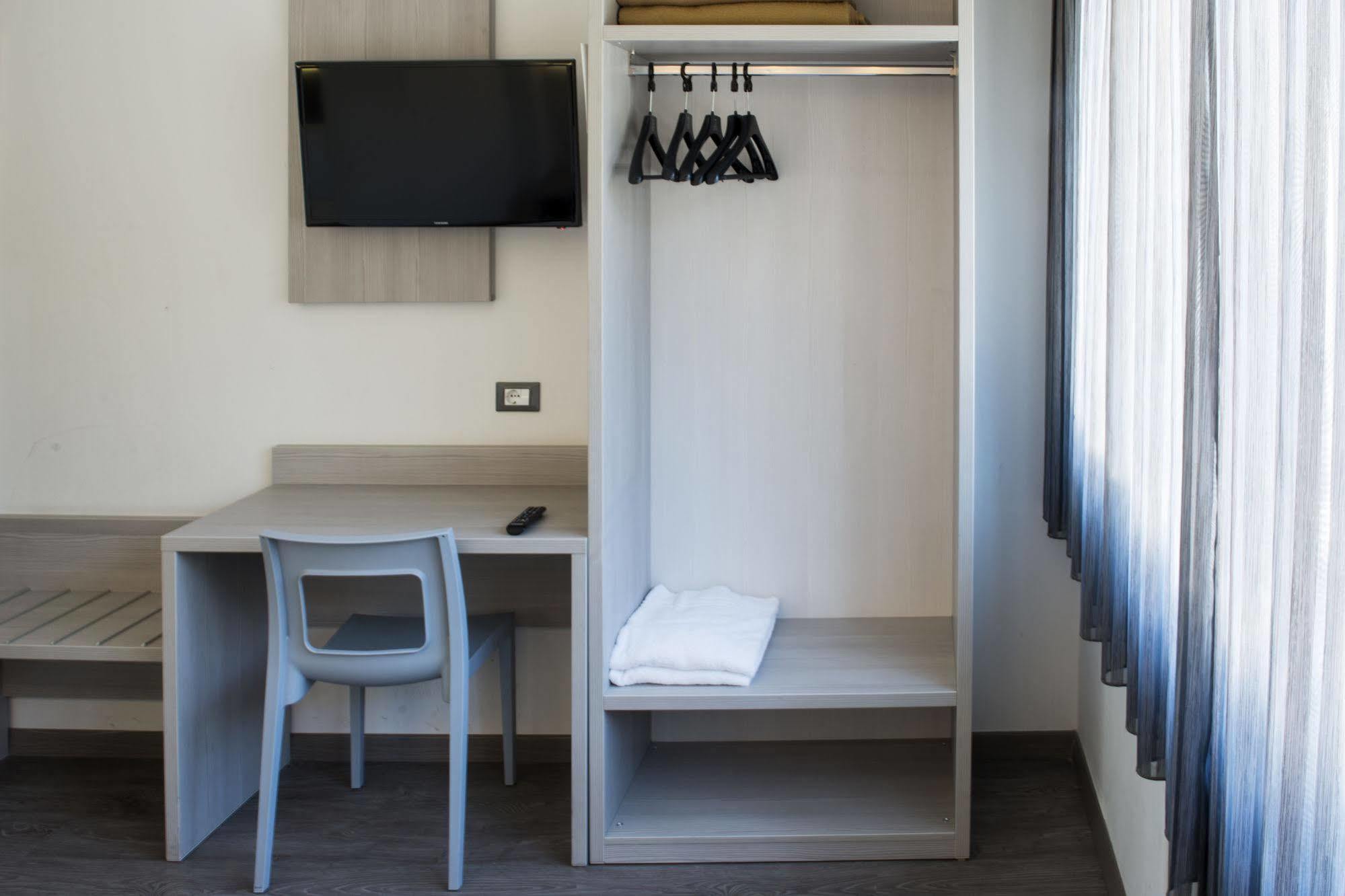 Hotel Ariston Болзано Екстериор снимка